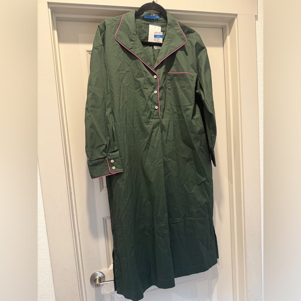 J. McLaughlin Dark Green Long Sleeve Dress with Pink Trim